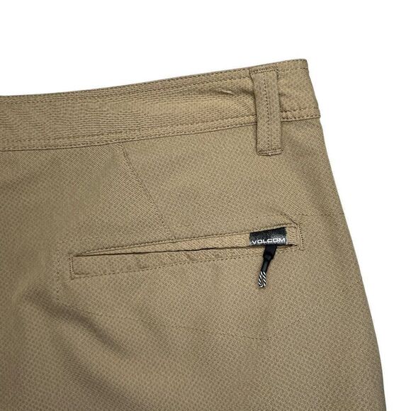 Volcom Men's Size 38 Tan 4 Way Stretch Surf & Turf Athletic Cargo Shorts - Picture 10 of 13